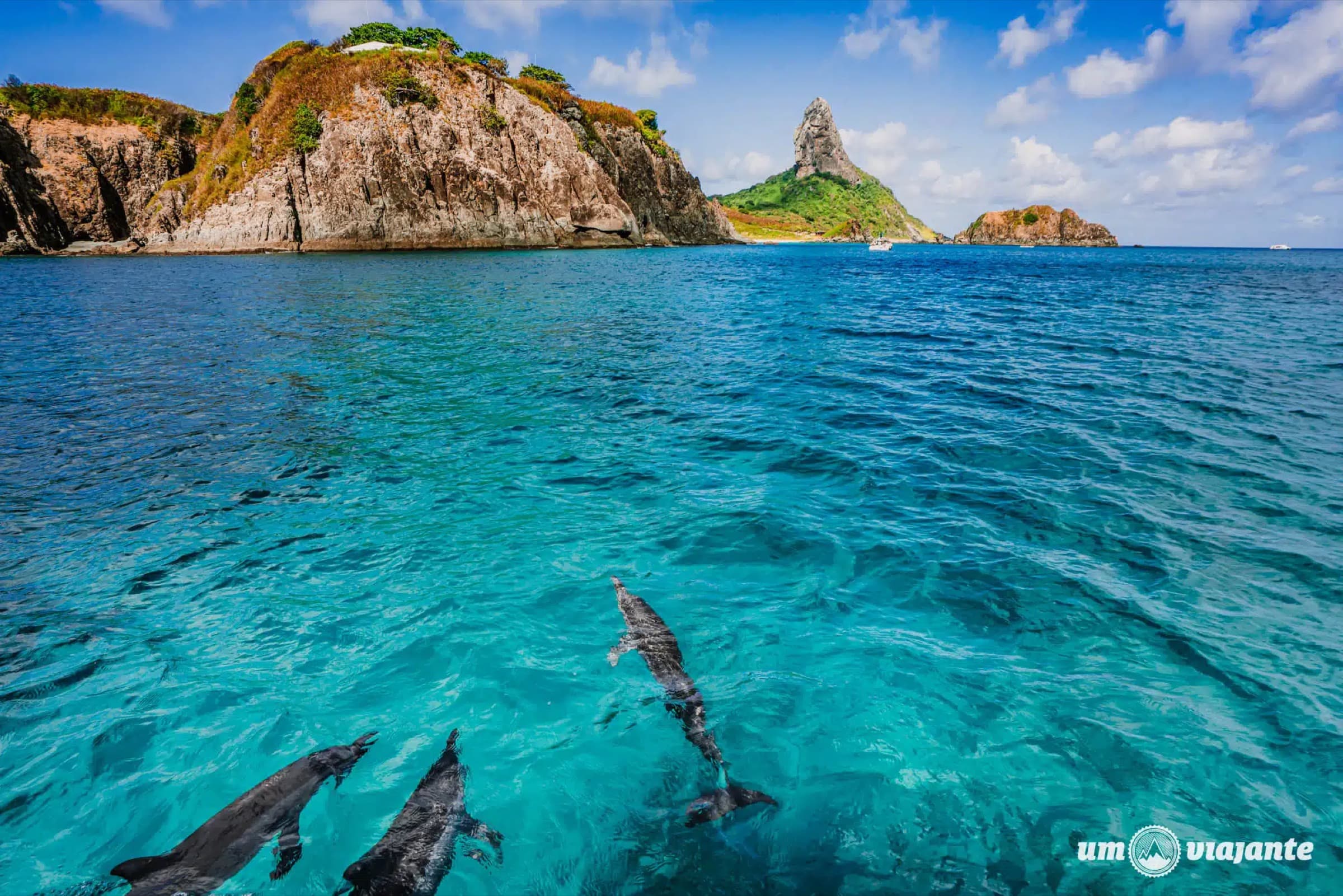 Fernando de Noronha — passeio de barco com Morro do Pico